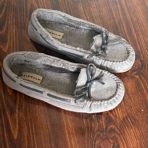 Airwalk Soft Gray Moccasin Slippers